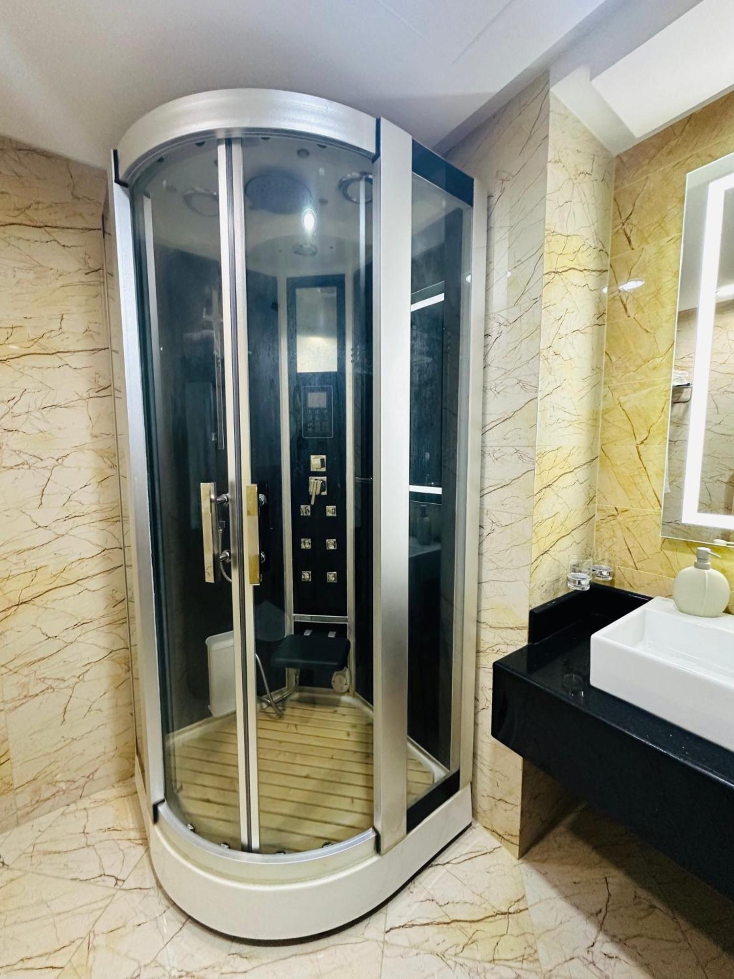 Saxophone Suites Al Al Muharraq Exterior foto