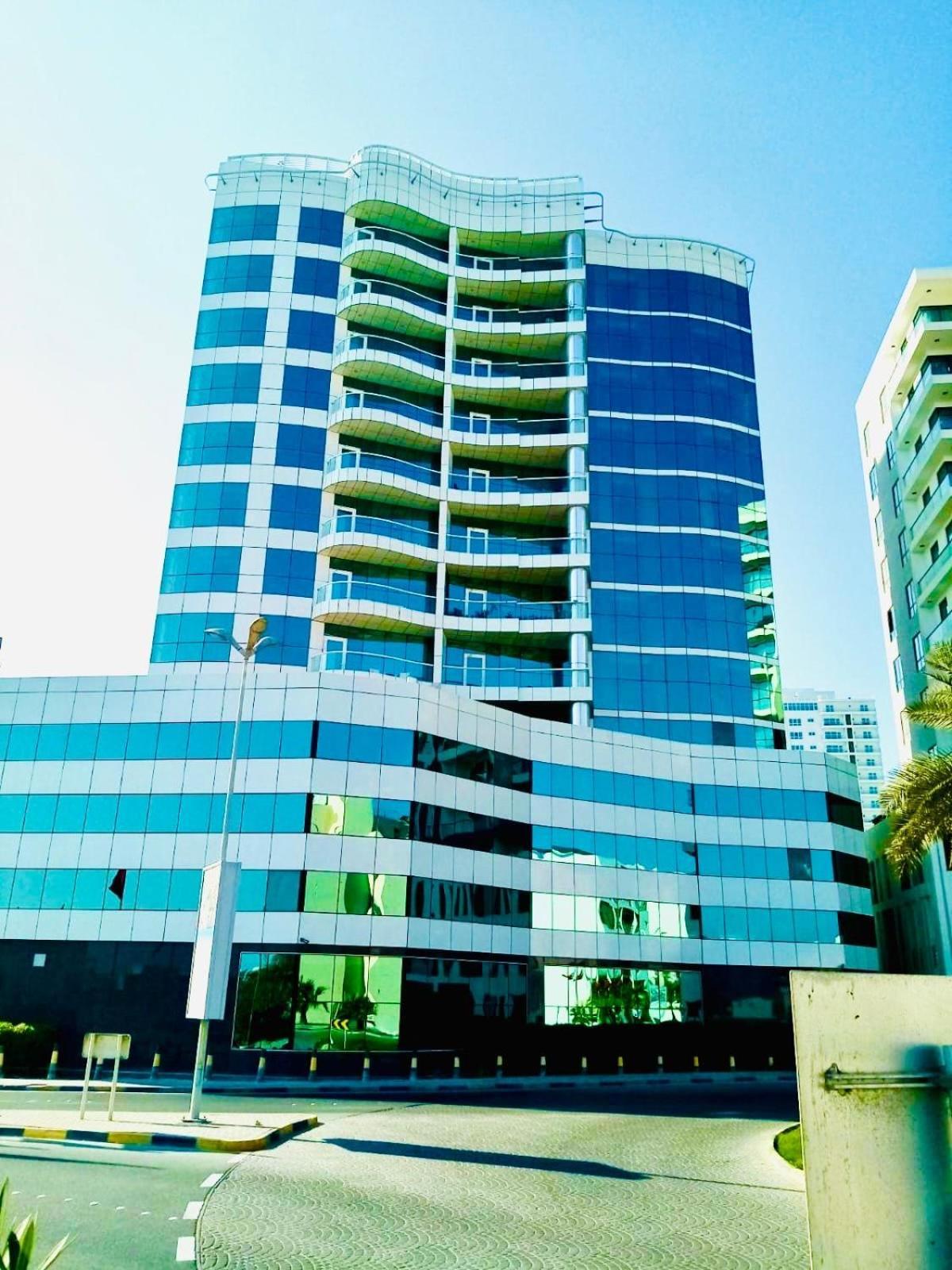 Saxophone Suites Al Al Muharraq Exterior foto